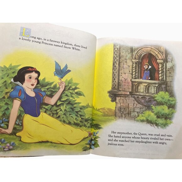 Walt Disneys Snow White And The Seven Dwarfs Little Golden Book 1984 Edition - Picture 9 of 15